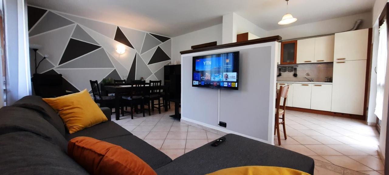 Chez Marie-Claire Apartment มองต์โจเวต ภายนอก รูปภาพ